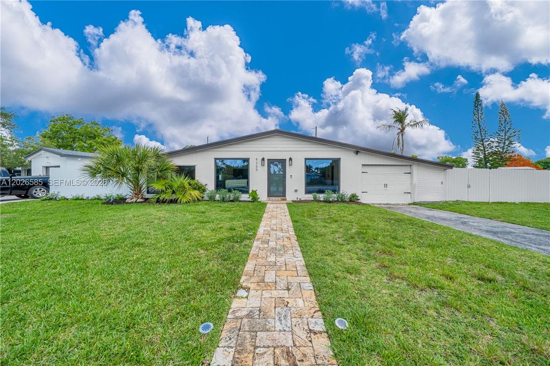 For Sale: $635,000 (3 beds, 2 baths, 1412 Square Feet)