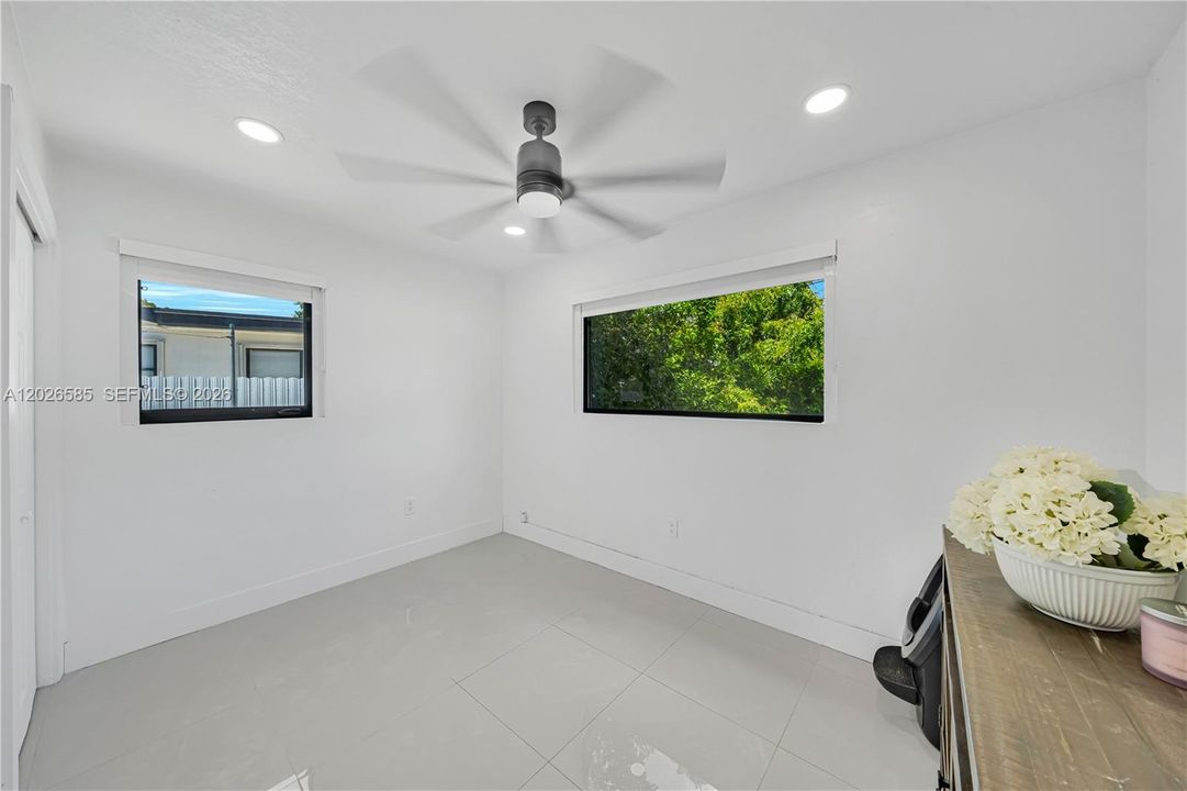 For Sale: $635,000 (3 beds, 2 baths, 1412 Square Feet)