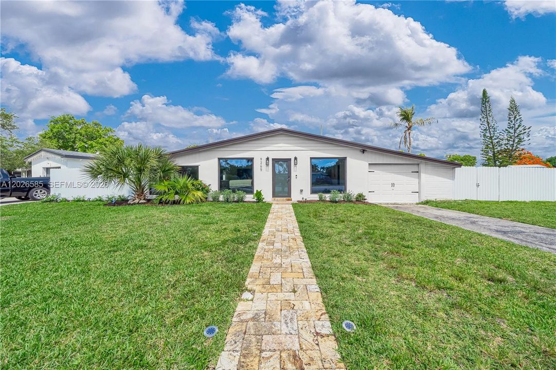 For Sale: $635,000 (3 beds, 2 baths, 1412 Square Feet)