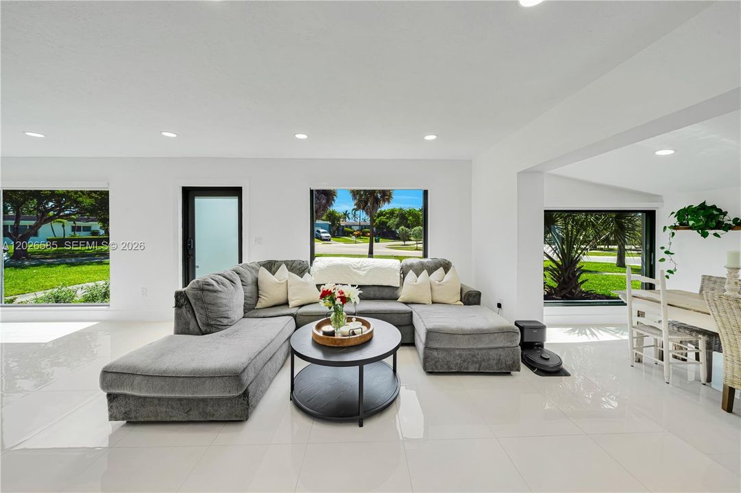 For Sale: $635,000 (3 beds, 2 baths, 1412 Square Feet)