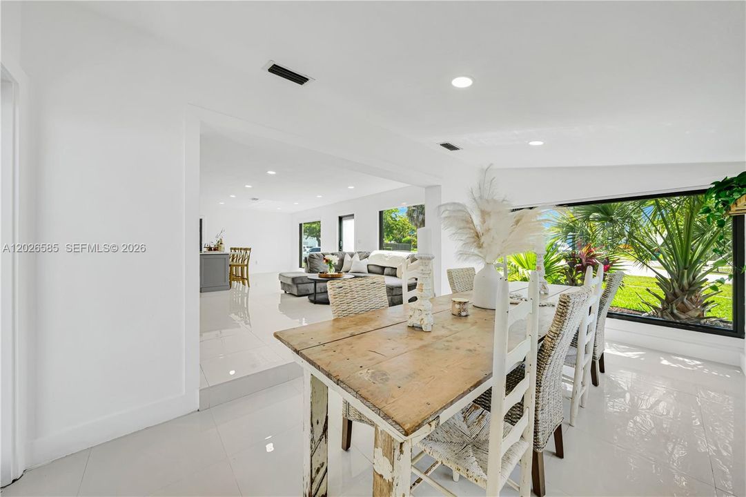 For Sale: $635,000 (3 beds, 2 baths, 1412 Square Feet)