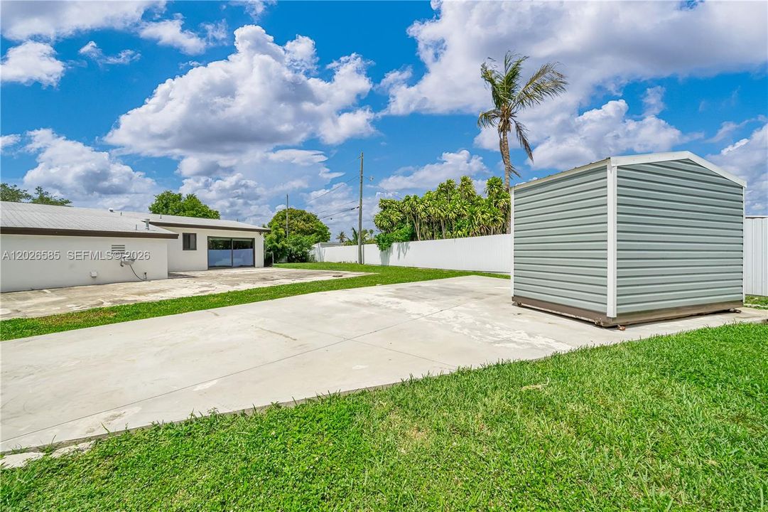For Sale: $635,000 (3 beds, 2 baths, 1412 Square Feet)
