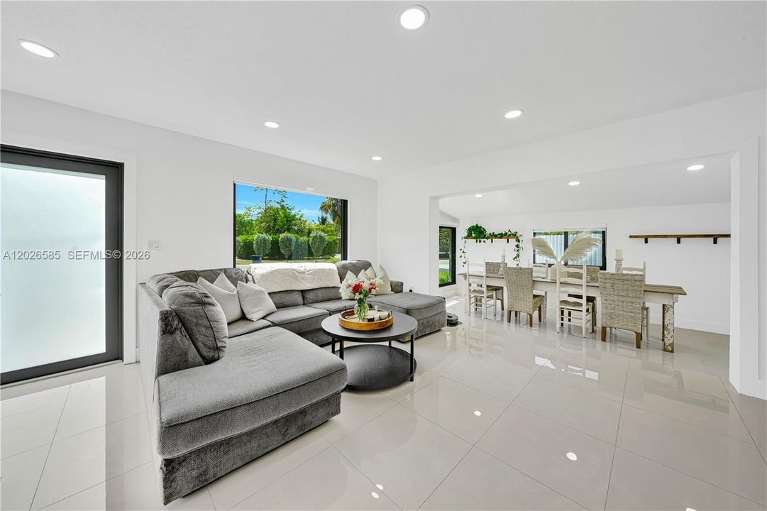 For Sale: $635,000 (3 beds, 2 baths, 1412 Square Feet)
