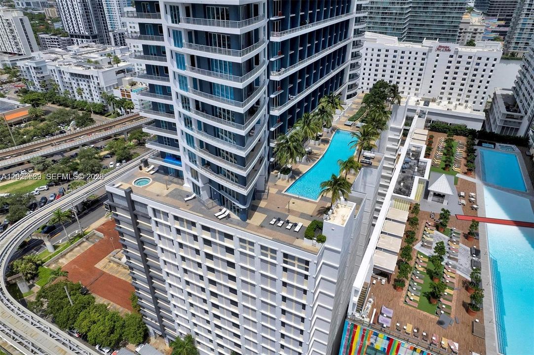 待售: $695,000 (2 贝兹, 3 浴室, 1255 平方英尺)