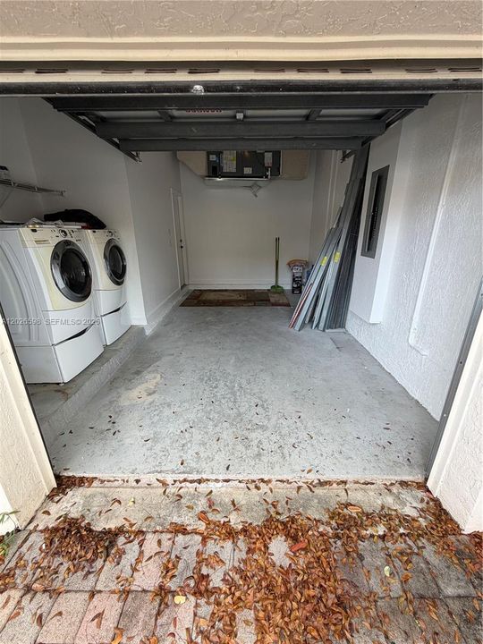 For Rent: $2,700 (3 beds, 2 baths, 1408 Square Feet)