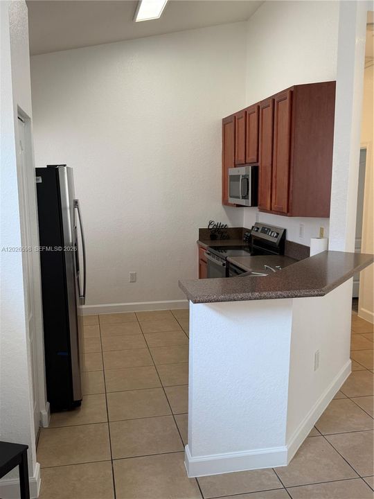For Rent: $2,700 (3 beds, 2 baths, 1408 Square Feet)