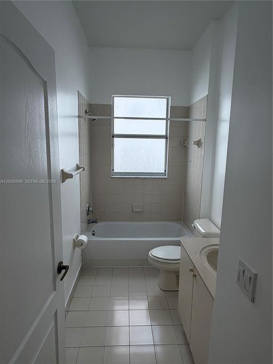 For Rent: $2,700 (3 beds, 2 baths, 1408 Square Feet)