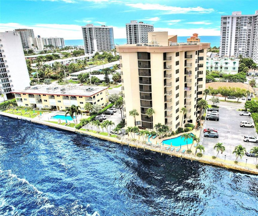 На продажу: $695,000 (2 спален, 2 ванн, 1540 Квадратных фут)