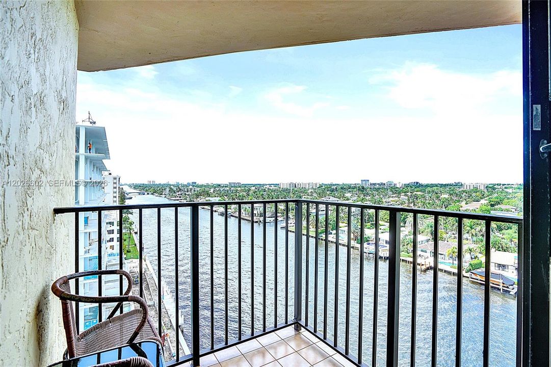 На продажу: $695,000 (2 спален, 2 ванн, 1540 Квадратных фут)