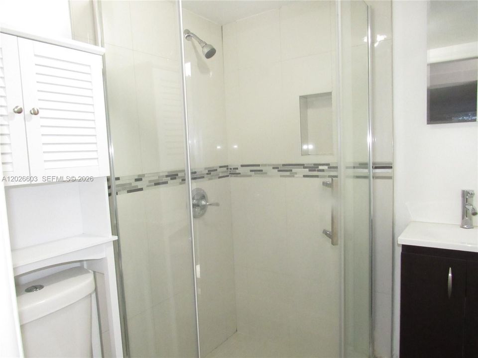 В аренду: $1,000 (0 спален, 1 ванн, 1444 Квадратных фут)