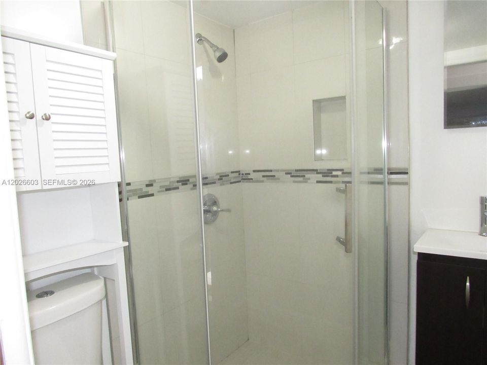 В аренду: $1,000 (0 спален, 1 ванн, 1444 Квадратных фут)