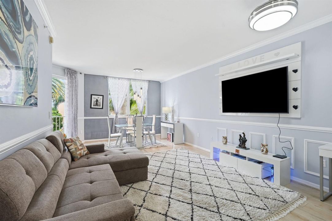 21-web-or-mls-802_W_Windward_Way_Unit_30