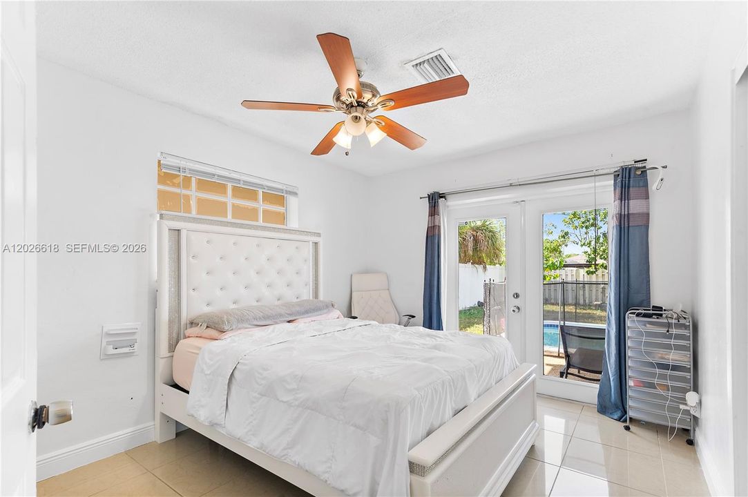 For Sale: $450,000 (4 beds, 2 baths, 1215 Square Feet)