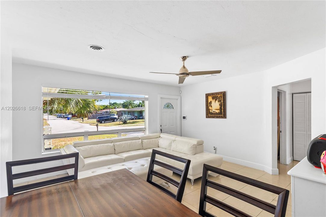 For Sale: $450,000 (4 beds, 2 baths, 1215 Square Feet)