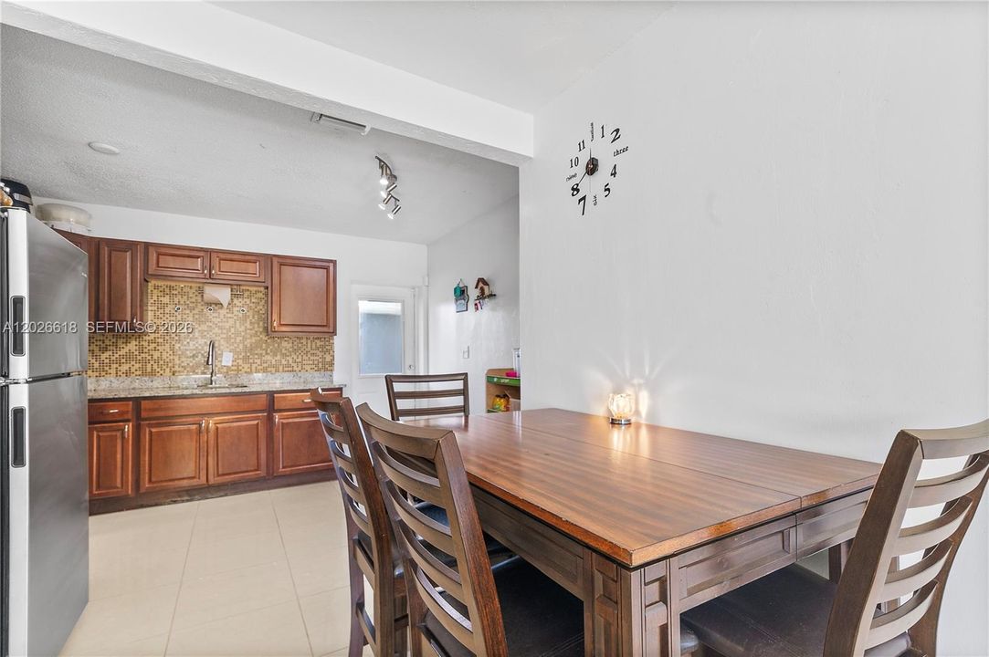 For Sale: $450,000 (4 beds, 2 baths, 1215 Square Feet)