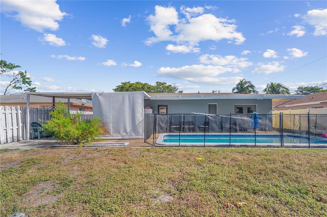 For Sale: $450,000 (4 beds, 2 baths, 1215 Square Feet)