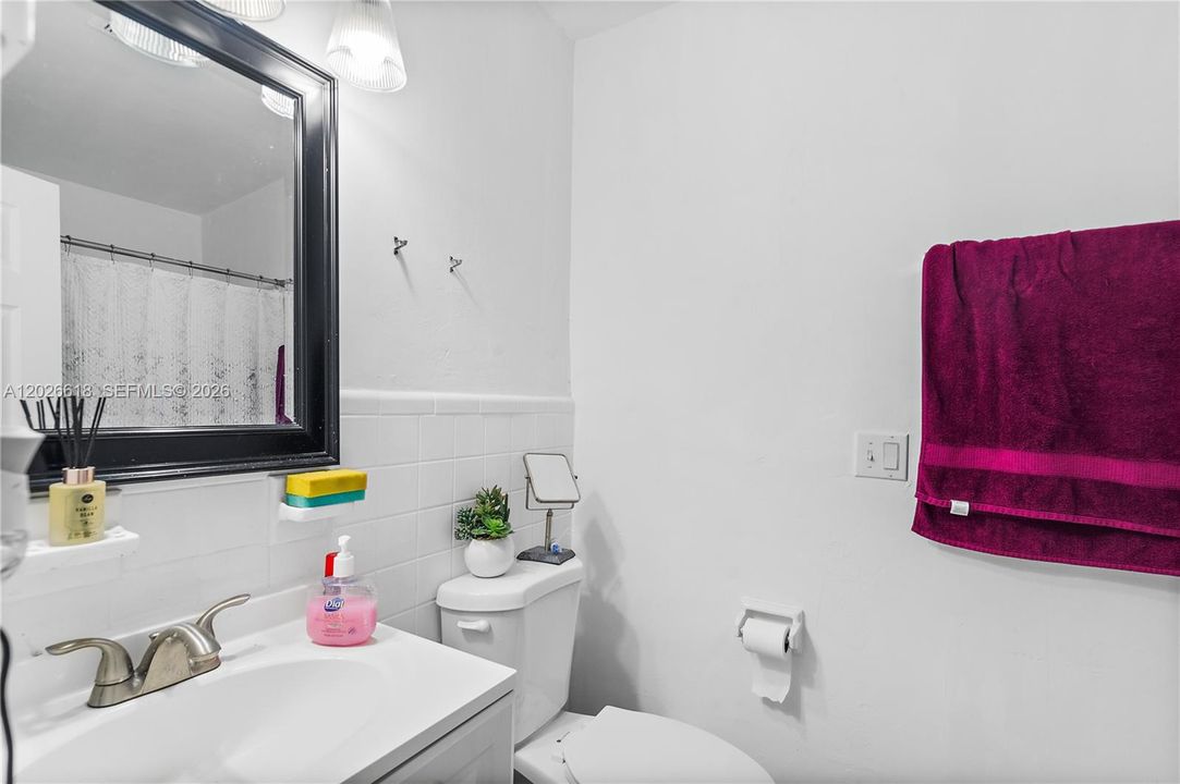 For Sale: $450,000 (4 beds, 2 baths, 1215 Square Feet)