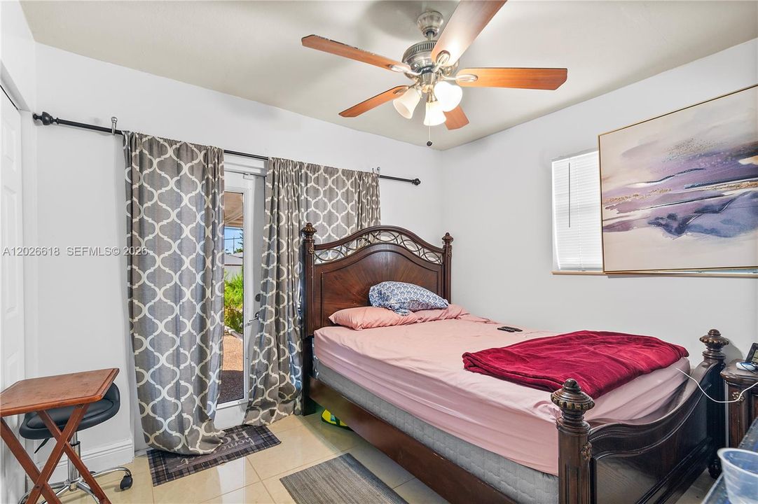 For Sale: $450,000 (4 beds, 2 baths, 1215 Square Feet)
