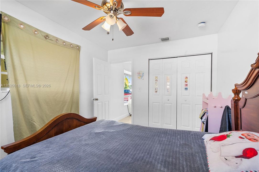 For Sale: $450,000 (4 beds, 2 baths, 1215 Square Feet)