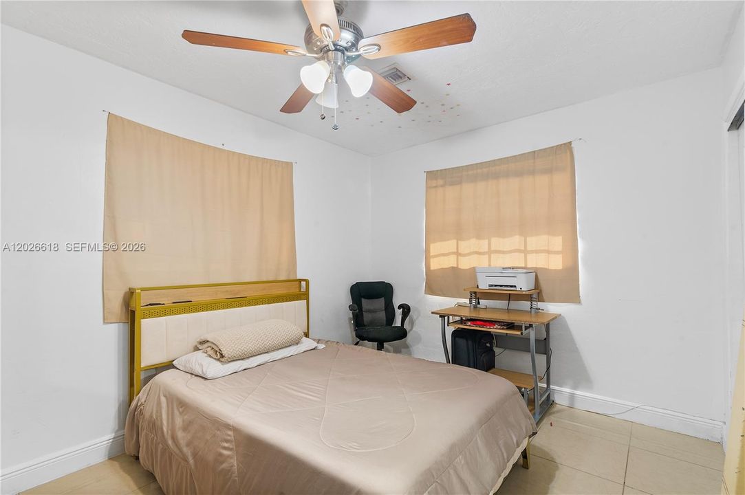For Sale: $450,000 (4 beds, 2 baths, 1215 Square Feet)