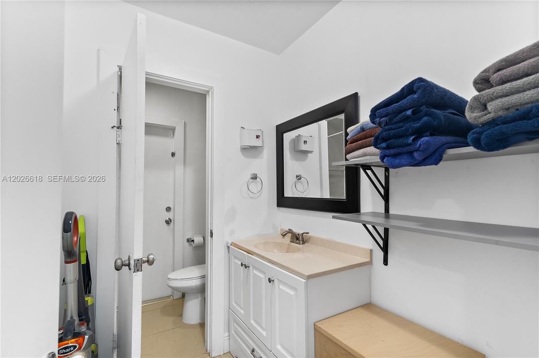 For Sale: $450,000 (4 beds, 2 baths, 1215 Square Feet)