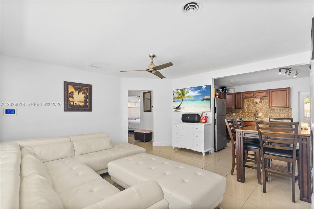 For Sale: $450,000 (4 beds, 2 baths, 1215 Square Feet)