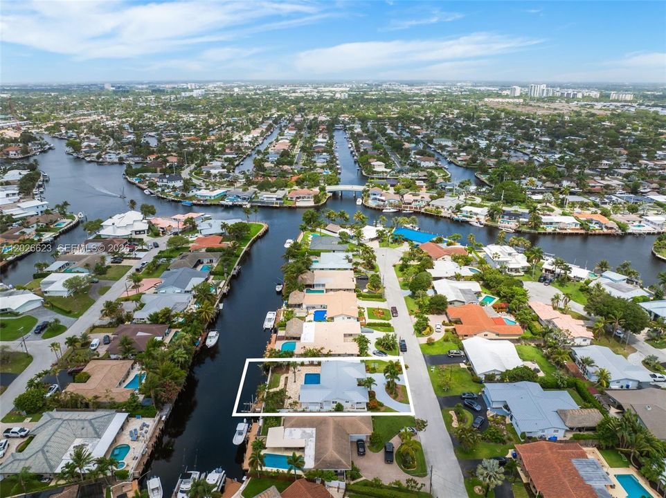 For Sale: $1,399,000 (3 beds, 2 baths, 1503 Square Feet)