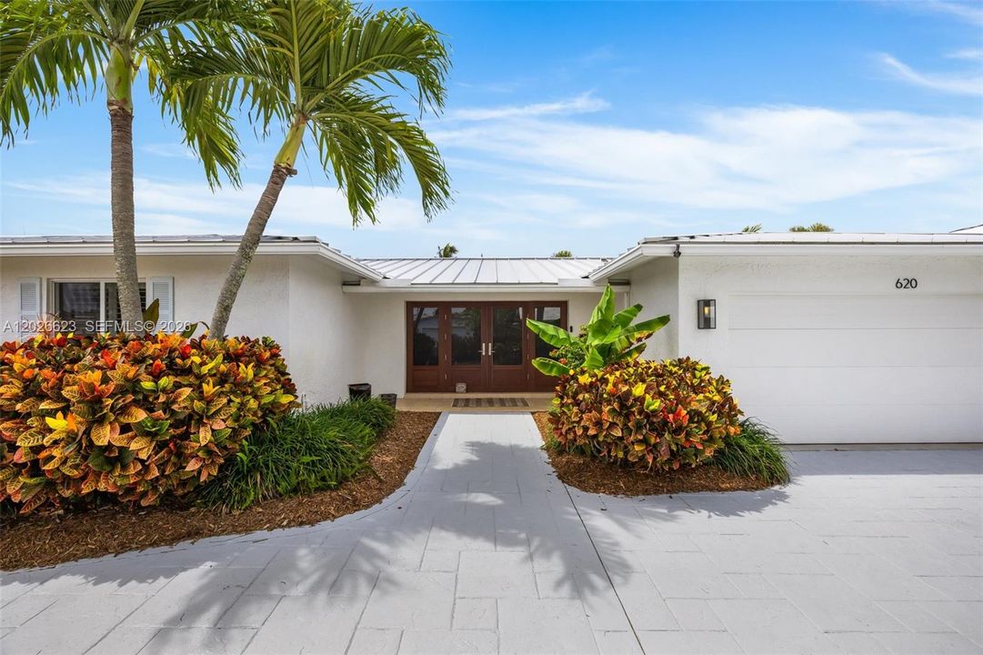 For Sale: $1,399,000 (3 beds, 2 baths, 1503 Square Feet)