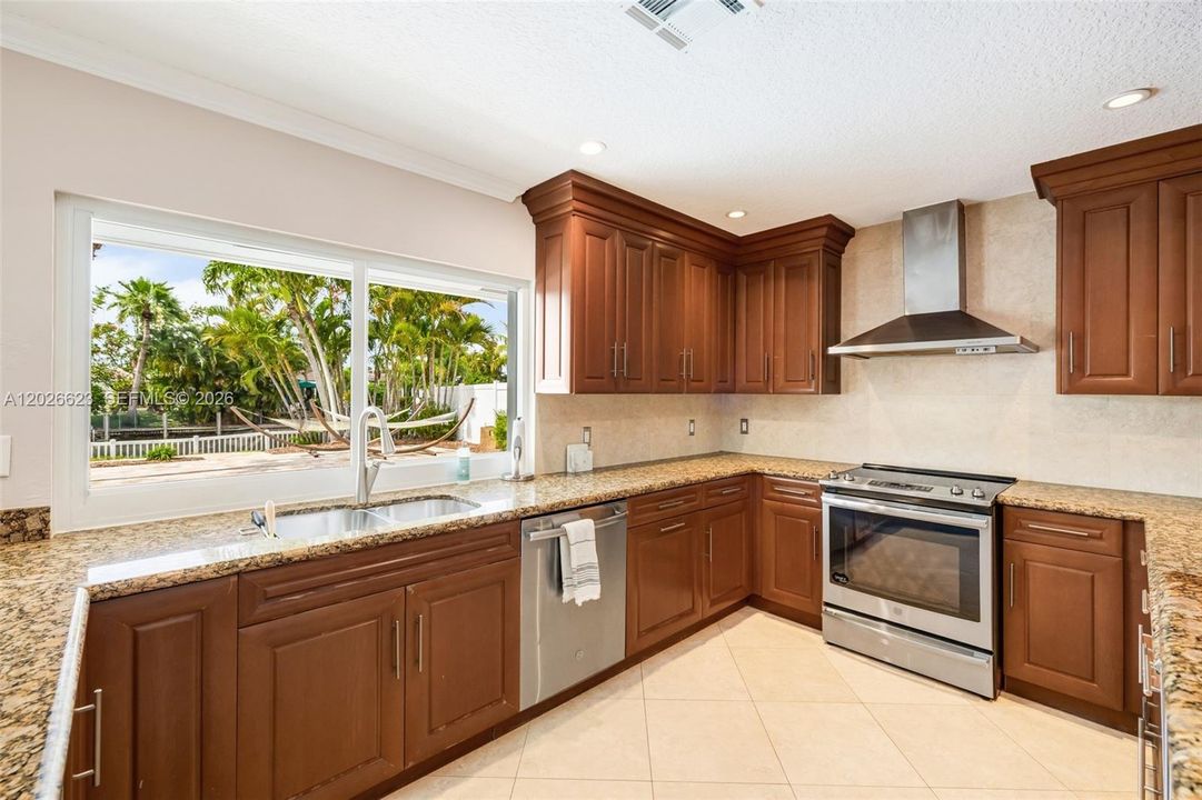 For Sale: $1,399,000 (3 beds, 2 baths, 1503 Square Feet)