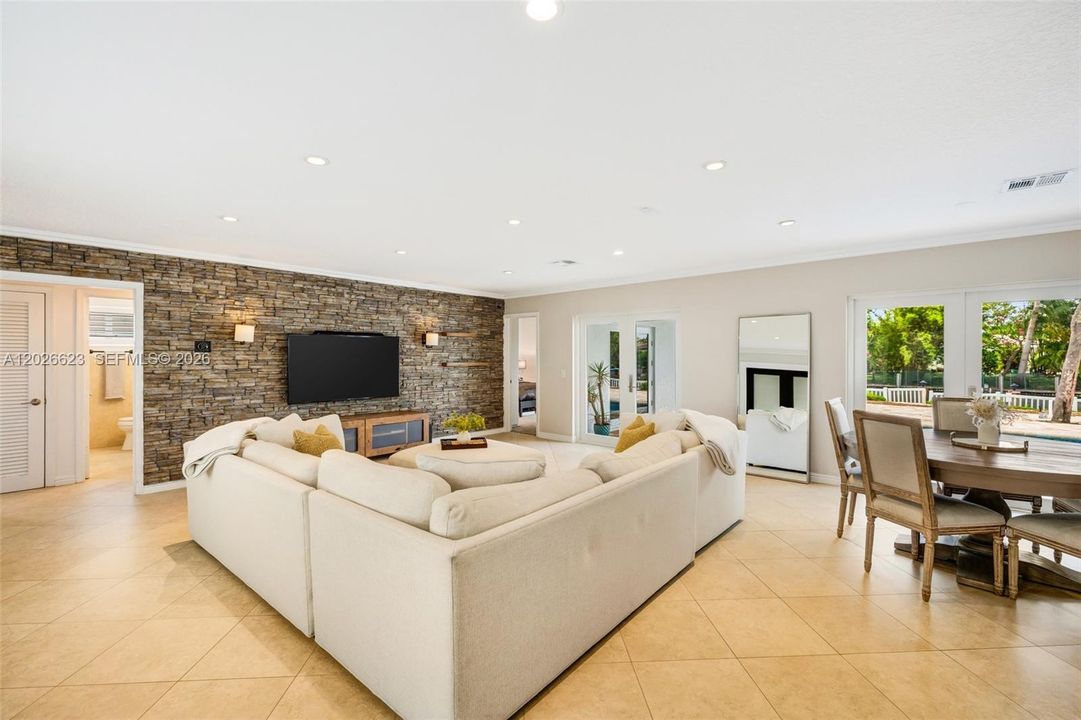 For Sale: $1,399,000 (3 beds, 2 baths, 1503 Square Feet)