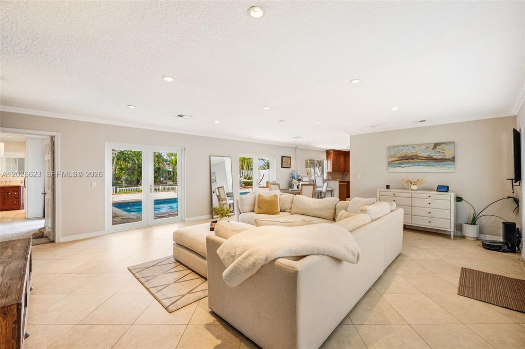 For Sale: $1,399,000 (3 beds, 2 baths, 1503 Square Feet)