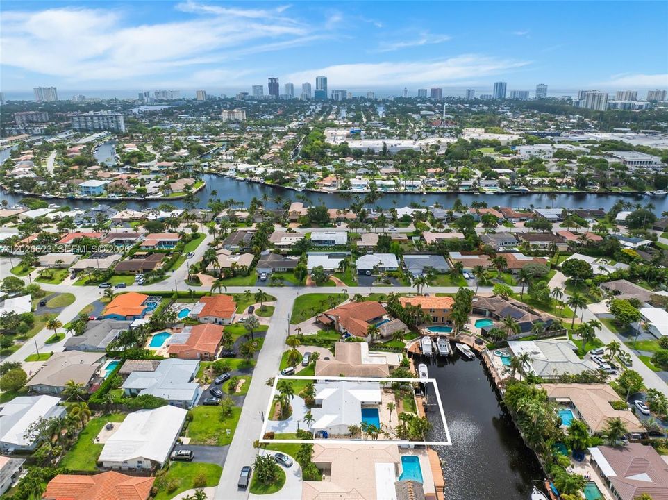 For Sale: $1,399,000 (3 beds, 2 baths, 1503 Square Feet)