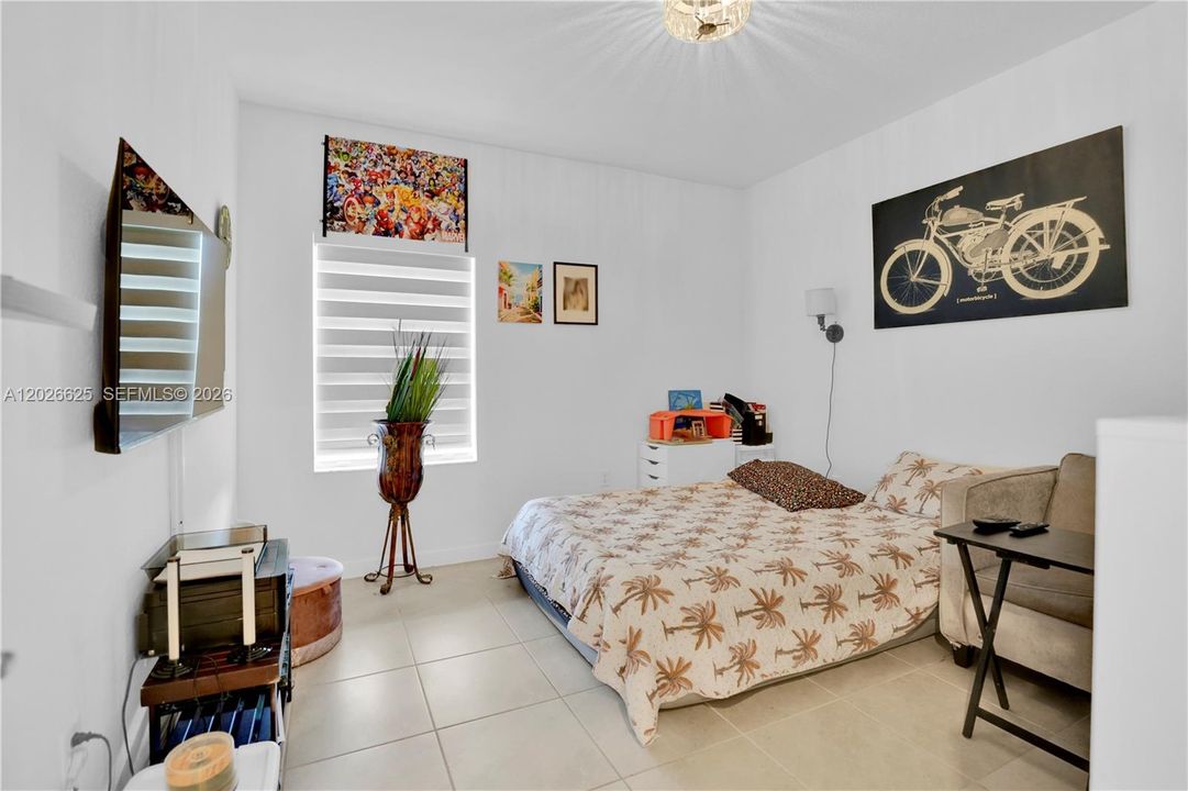 En Venta: $894,900 (3 camas, 2 baños, 2137 Pies cuadrados)