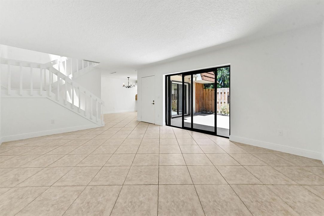 07 living room 02