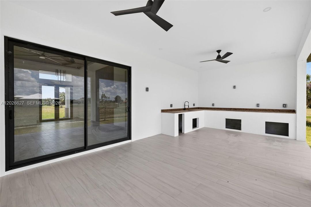 Patio / Outdoor Kitchen