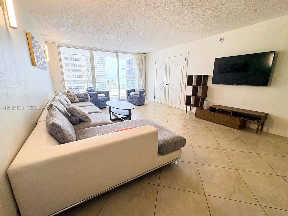 For Rent: $3,750 (2 beds, 2 baths, 1248 Square Feet)