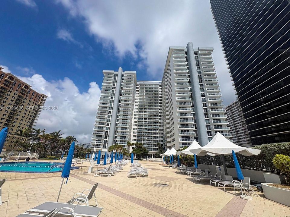 For Rent: $3,750 (2 beds, 2 baths, 1248 Square Feet)