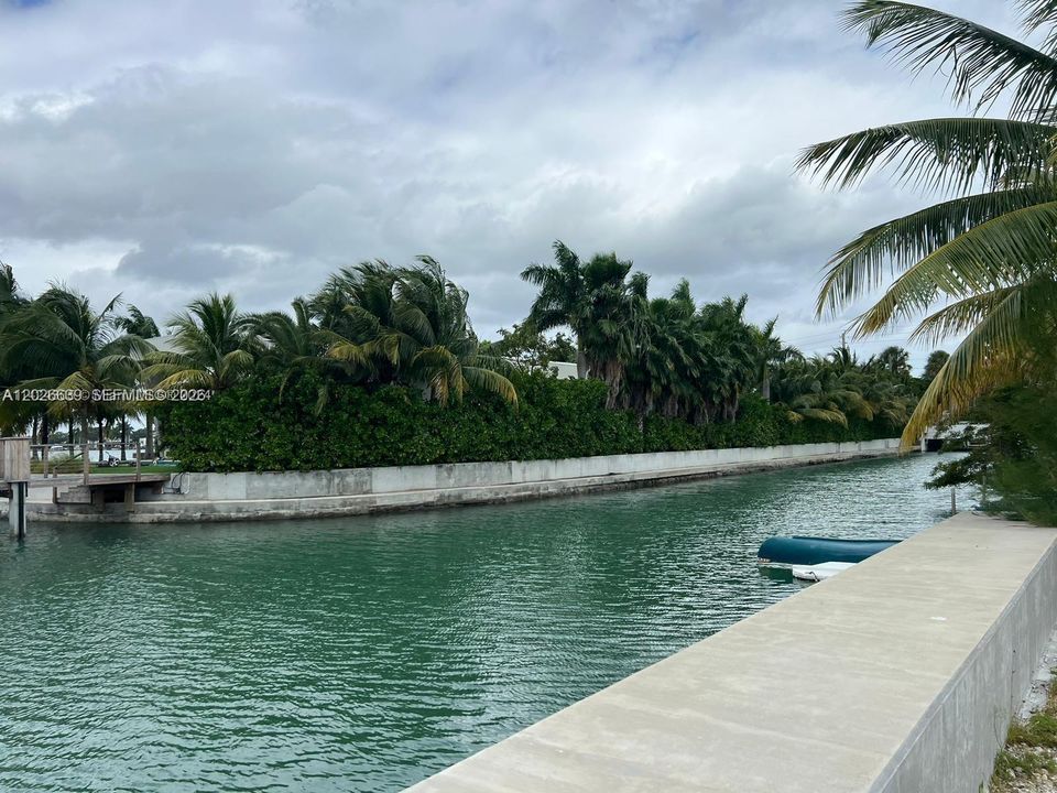 For Sale: $3,900,000 (0.18 acres)