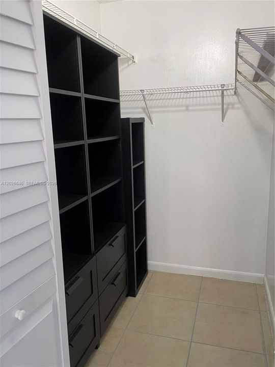 For Rent: $2,600 (3 beds, 2 baths, 1273 Square Feet)