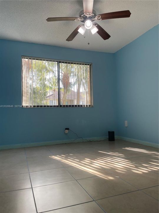 For Rent: $2,600 (3 beds, 2 baths, 1273 Square Feet)