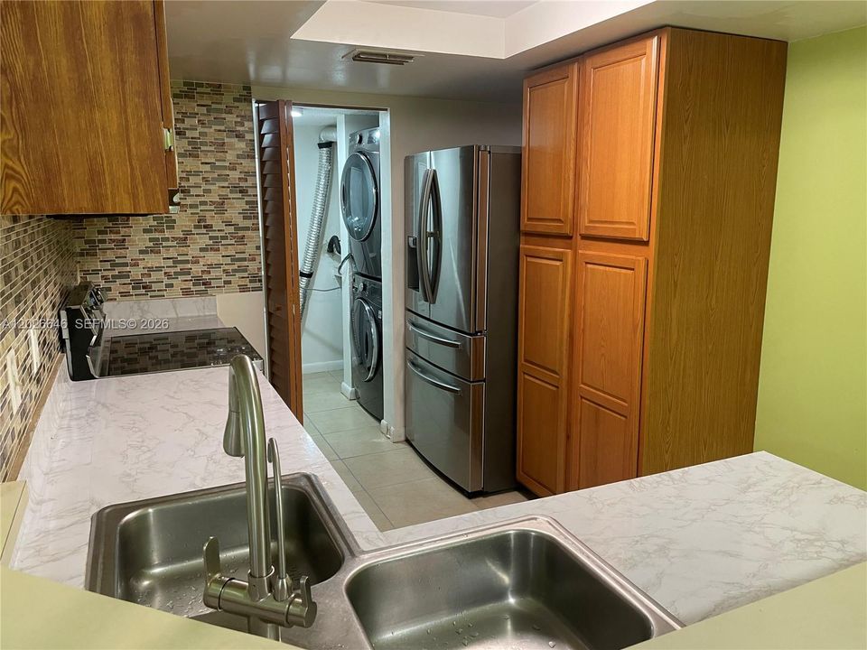 For Rent: $2,600 (3 beds, 2 baths, 1273 Square Feet)