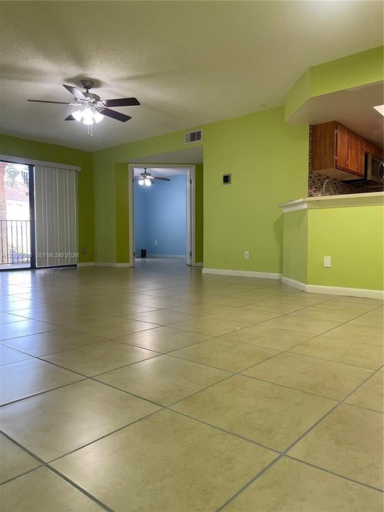 For Rent: $2,600 (3 beds, 2 baths, 1273 Square Feet)