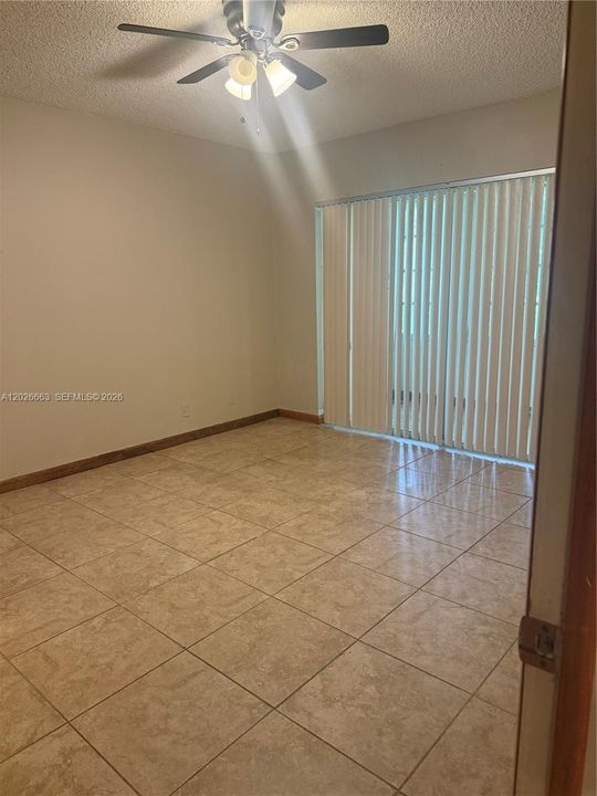 For Rent: $1,450 (1 beds, 1 baths, 710 Square Feet)