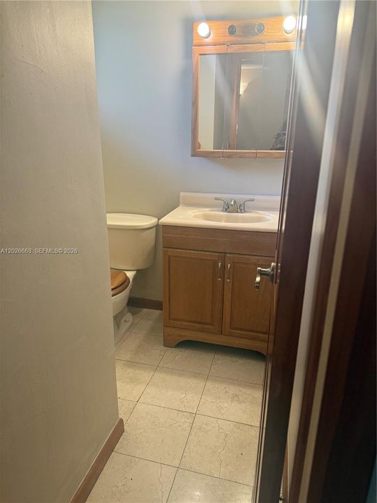 For Rent: $1,450 (1 beds, 1 baths, 710 Square Feet)