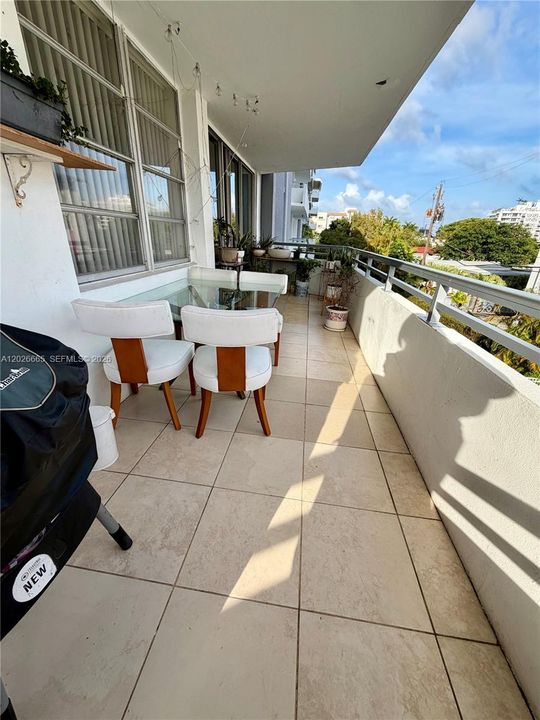 For Sale: $489,000 (2 beds, 2 baths, 1280 Square Feet)