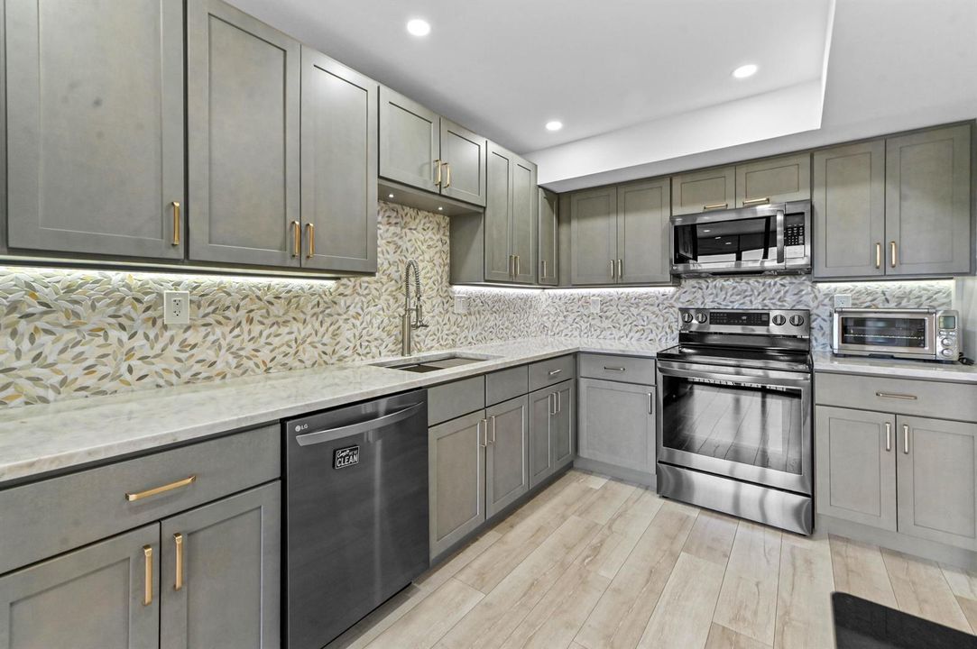 15 Kitchen 02
