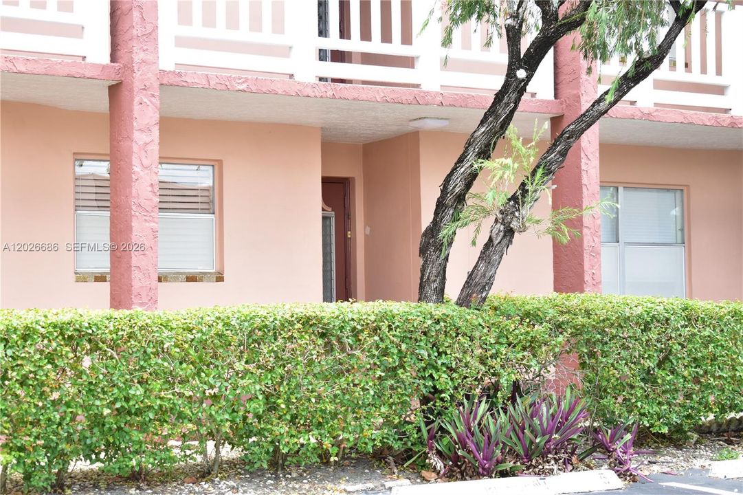 For Sale: $115,000 (2 beds, 2 baths, 1025 Square Feet)