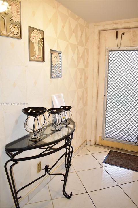 For Sale: $115,000 (2 beds, 2 baths, 1025 Square Feet)