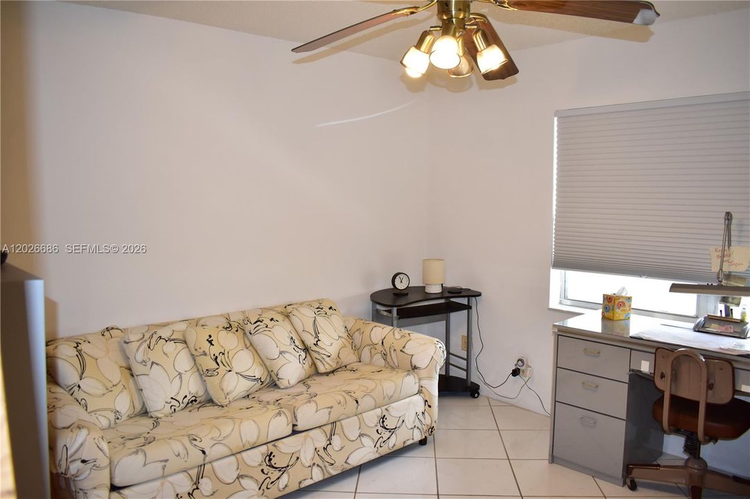 Guest bedroom