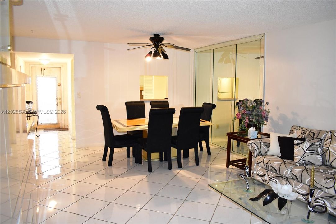 For Sale: $115,000 (2 beds, 2 baths, 1025 Square Feet)